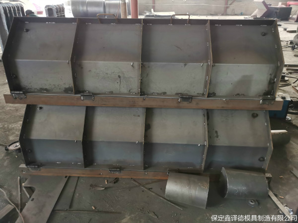 階梯式河道擋土墻模具造價低，階梯自嵌式擋土墻模具質量好
